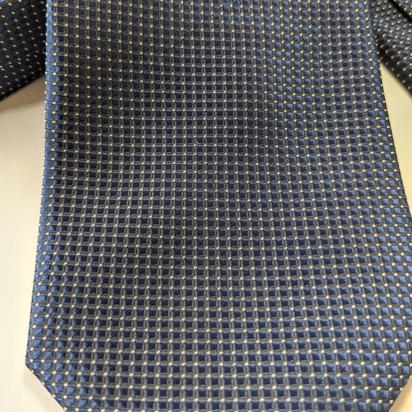 Mario Armani - Picture 2 of 4